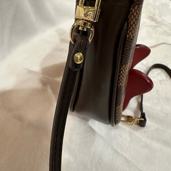 Louis Vuitton Pochette Accessories - Picture 10 of 13